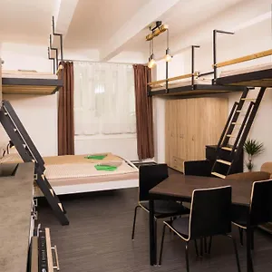 Apartment Flying Bed Close To Castle And Airport, Prag
