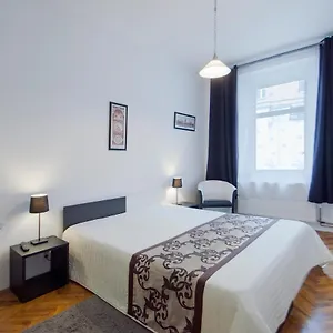 Modern Skolska 20 Apartmán
