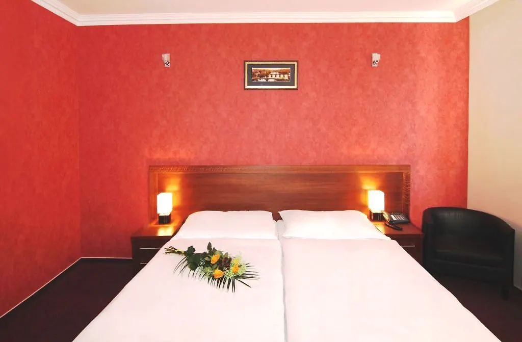 Relax Inn Prague 4*,